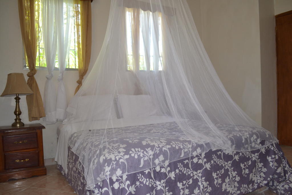 Pacot Breeze Hotel Musseau Room photo